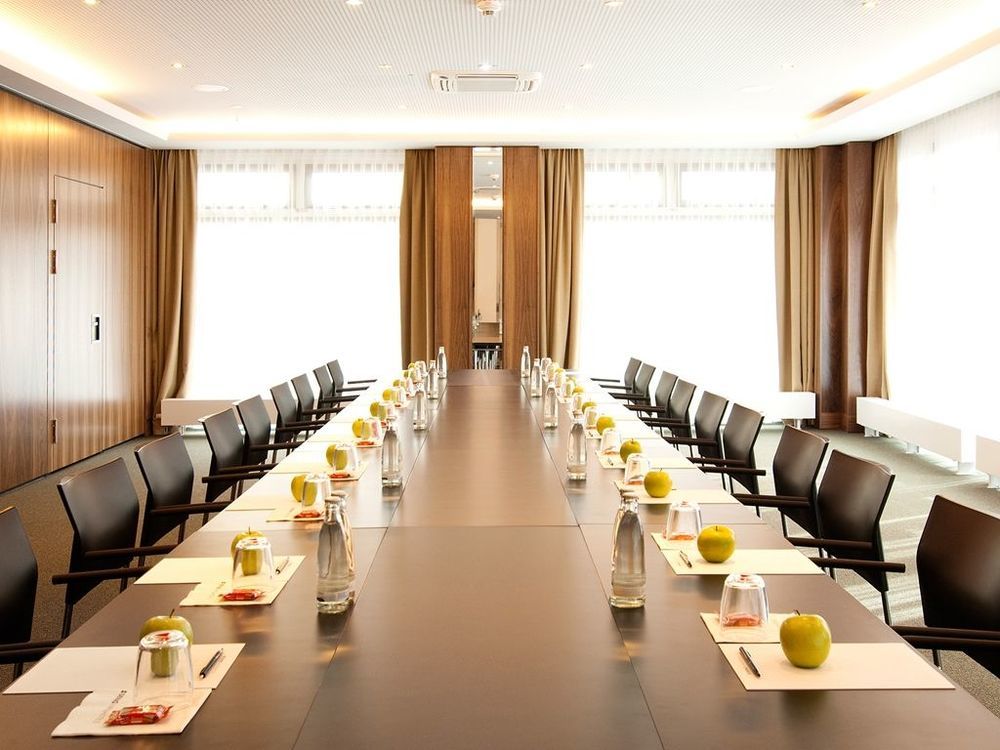 Living Hotel Duesseldorf Perniagaan gambar